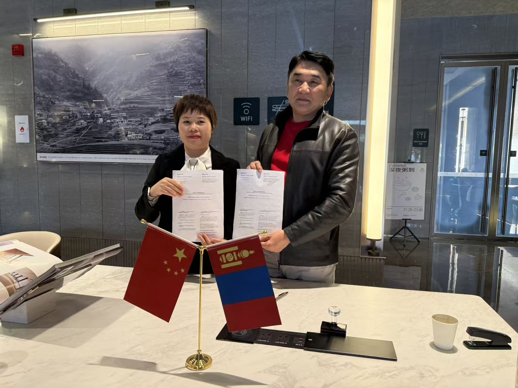 Ningbo Blue Fuji Elevator Co., Ltd. podpisuje umowę na wyłączność dystrybucyjną z mongolskim klientem na rynek mongolski